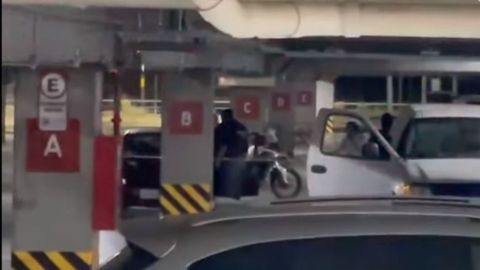 Video: Ataque armado en centro comercial deja un muerto y un herido