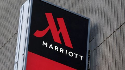 Marriott se une a Hilton y eleva su previsión de ganancias