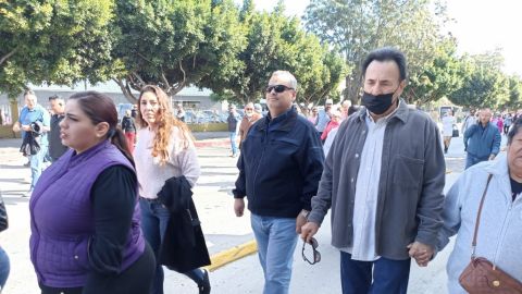 Ex alcalde Juan Manuel Gastélum participó en la marcha contra el INE