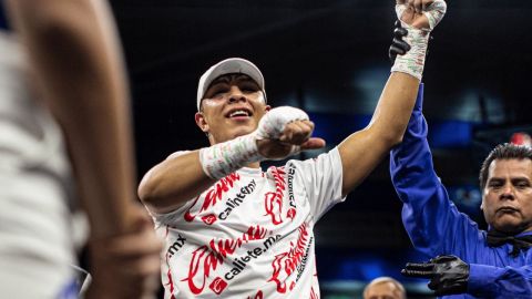 El boxeador Jaime Munguía continúa con el invicto