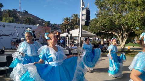 Dan vida a la Plaza del Músico en Ensenada, espacio en el Parque Revolución