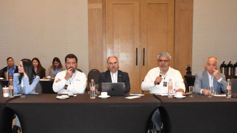 Analiza Summit BHR México los retos fiscales y políticos del país