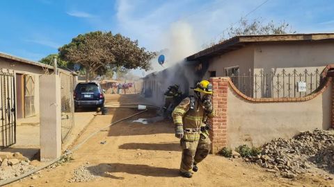 Siguen bomberos sin pipa de agua para emergencias