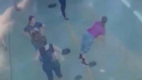 [VIDEO] Mujer fallece súbitamente mientras entrenaba en un gimnasio de Ecuador