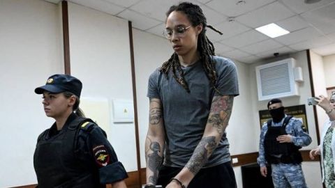 Rusia libera a la basquetbolista Brittney Griner en intercambio de prisioneros