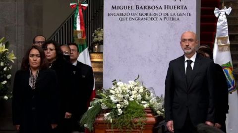 Rinden homenaje póstumo al gobernador Miguel Barbosa en el Poder Judicial