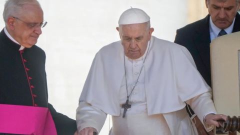 ''Ya he firmado mi renuncia'' en caso de impedimento médico: Papa Francisco