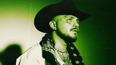 Nodal tiene detalle con una conductora y le manda una valiosa joya