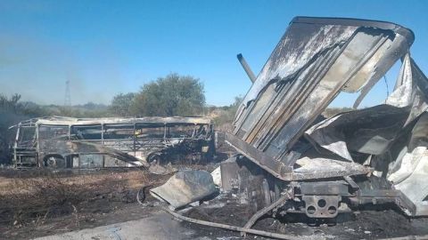Choque entre tráiler y camión deja 12 heridos en la carretera Hermosillo-Guaymas
