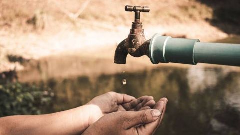 Por falta de agua permanente, Cespe ofrece servicio de pipa gratis