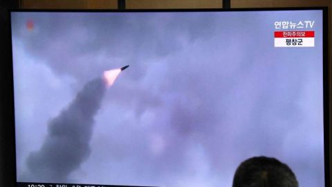 Corea del Norte dispara un misil balístico durante primeras horas del Año Nuevo