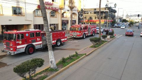 Incendio de vehículo obligó la evacuación de 20 personas