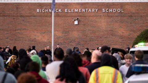 Niño de 6 años dispara con pistola a una profesora en escuela de Virginia