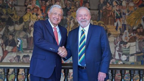 AMLO califica como ''reprobable y antidemocrático'' asalto a Congreso de Brasil