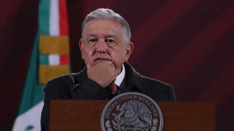 AMLO rechaza haberse reunido con Yasmín Esquivel y su esposo José María Riobóo