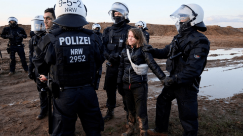 Detienen a Greta Thunberg en Alemania durante una protesta en una mina de carbón