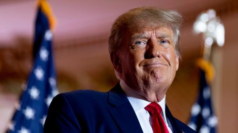 Trump se burla del gobierno de AMLO en su primer evento oficial de campaña