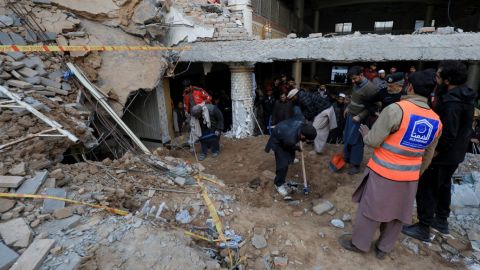 Al menos 47 muertos por atentado suicida en una mezquita de Pakistán