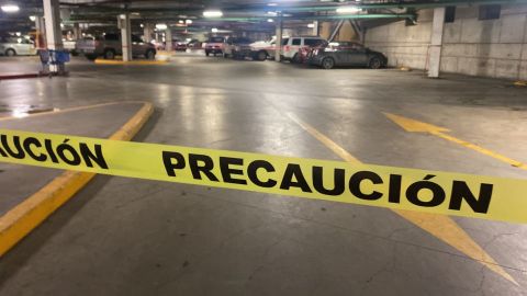 Hombre es asesinado en el estacionamiento de Galerías Hipódromo
