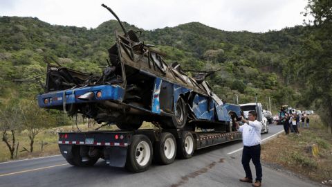 Al menos 17 muertos en accidente de autobús con migrantes en sur de México