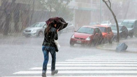 Suspenden clases en Baja California por lluvias