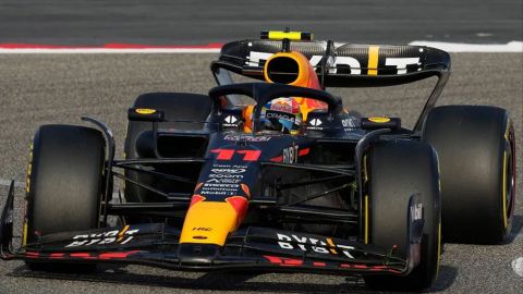 'Checo' Pérez logra el mejor tiempo en pruebas de la pretemporada de F1