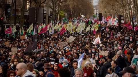 Tensión social en Francia se traslada a una protesta ecologista