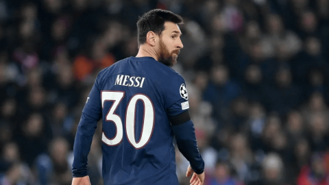 Reportan en Francia que Lionel Messi tiene un pie fuera del PSG