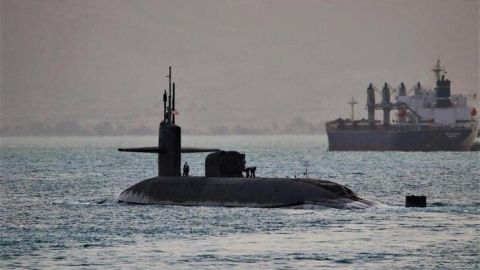 Irán dice que obligó a un submarino estadounidense a emerger en el Golfo Pérsico