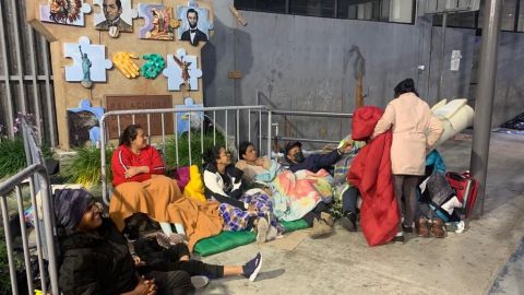 Colabora Ayuntamiento en reubicar a migrantes asentados en garita de San Ysidro