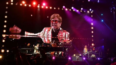 Elton John cierra con broche de oro el festival de Glastonbury