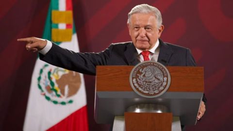 AMLO califica al INE luego que ordenó bajar mañaneras