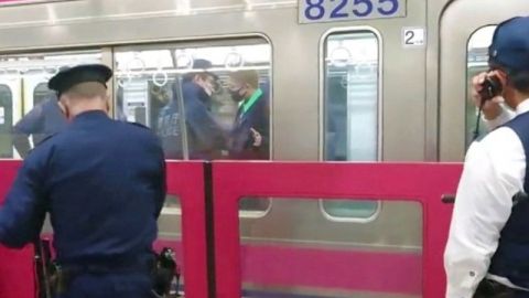 Dan 23 años de prisión a 'Joker' que apuñaló a pasajeros en tren de Tokio