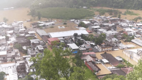 Lluvias en Veracruz dejan inundaciones y derrumbes; activan Plan DN-III