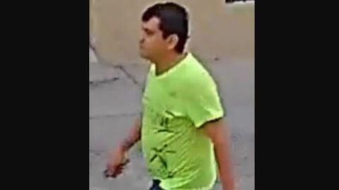 Circula imagen de hombre que mató a puñaladas a joven en León