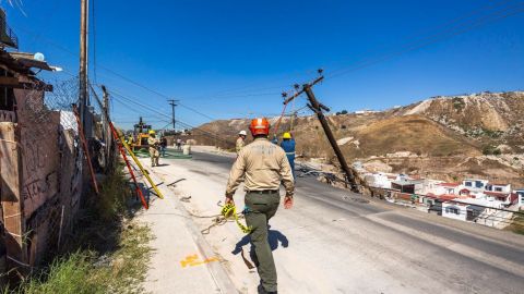 Atiende Ayuntamiento de Tijuana deslizamiento en Camino Verde con inmediatez