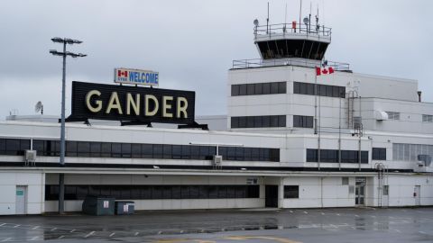 Primer avión de Sedena llega a Canadá previo a aterrizar en México