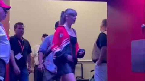 Taylor Swift llega a Arrowhead para apoyar a Travis Kelce en Broncos vs Chiefs