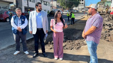 Supervisa alcaldesa Montserrat Caballero obra de bacheo en Zona Centro