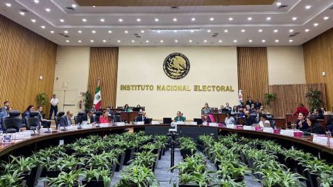 INE rechaza, por ahora, paridad en gubernaturas tras 'confusión' en votación