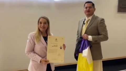 Magistrade Ociel Baena recibe primer título de 'maestre' en México