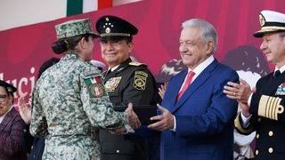 AMLO: Mexicanos tienen como ángel de la guarda a las fuerzas armadas