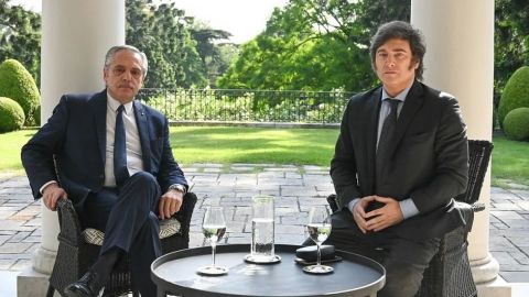 Javier Milei se reúne con Alberto Fernández para iniciar transición en Argentina