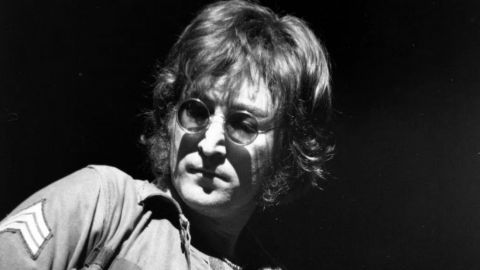Muerte de John Lennon: lo celebran con flores, manzanas y música