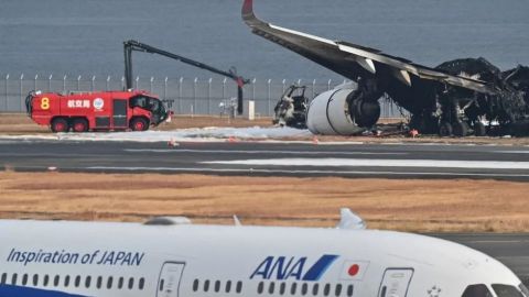 'Yo pensé que no iba a sobrevivir': pasajero del avión que chocó en Tokio