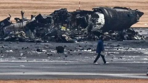Pilotos de Japan Airlines dicen no haber visto al avión con el que chocaron
