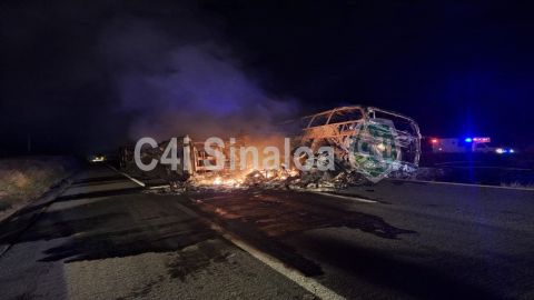 Choca autobús en autopista Mazatlán-Culiacán; reportan al menos 19 muertos