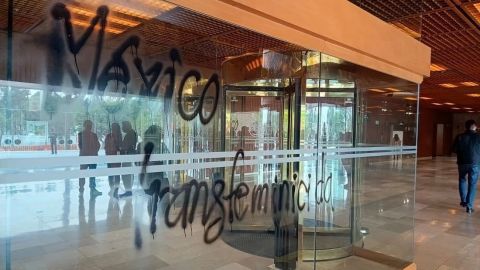 Personas trans bloquean accesos al pleno de Diputados; piden aprobar Ley