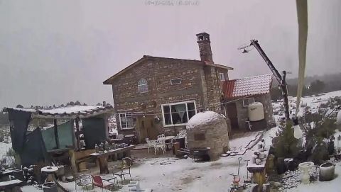 Cae la primera nevada de febrero en La Rumorosa