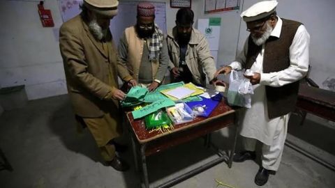Pakistán comienza las votaciones generales en medio de amenazas de seguridad
